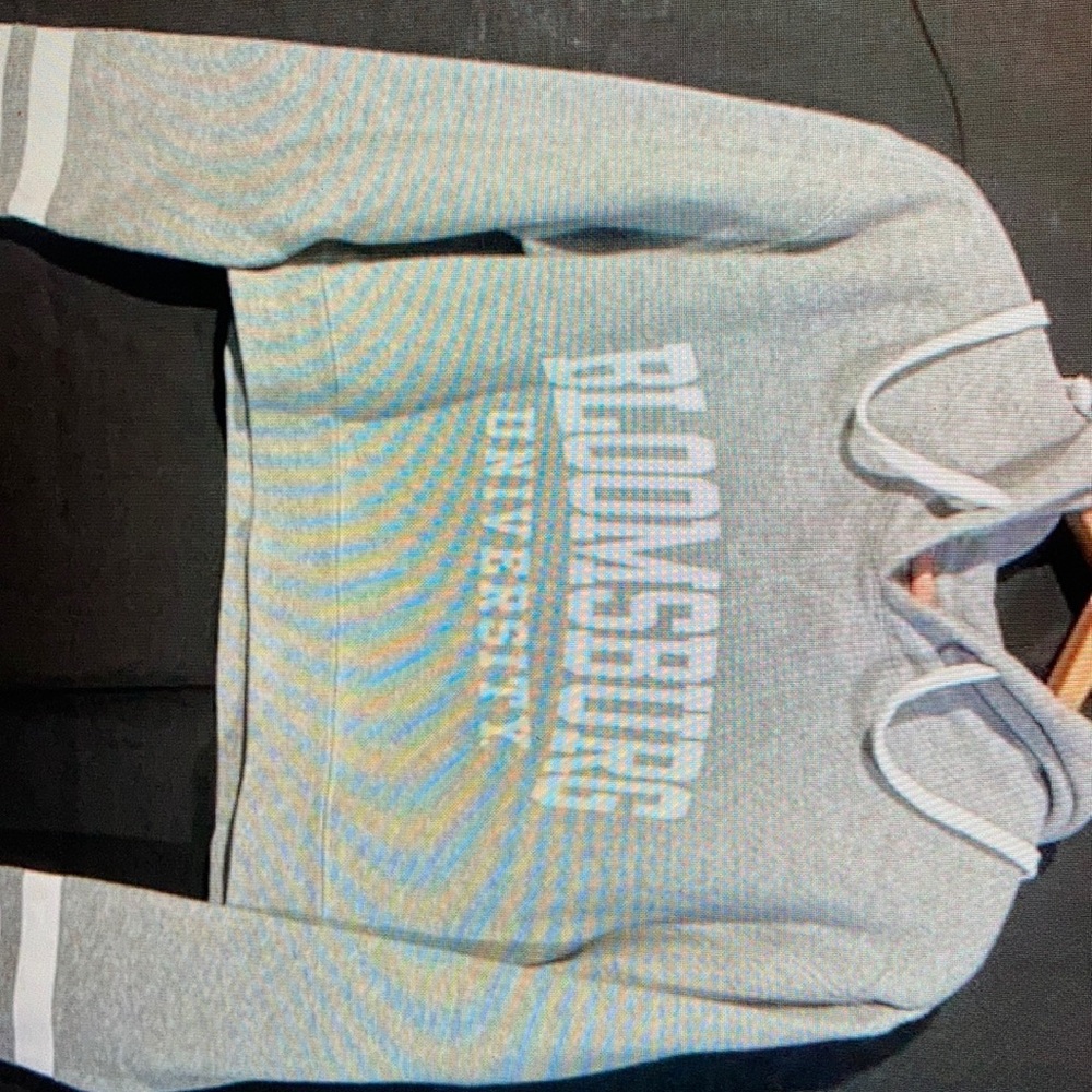 Bloomsburg University Hoodie Women’s Medium Gray Crop Pullover sweatershirt